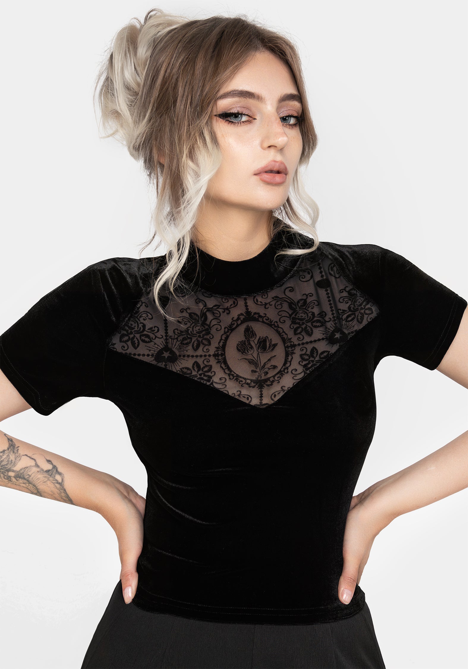 AW24M121_CAMEOFLORALFLOCKEDMESHVELOURHIGHNECKTOP_003