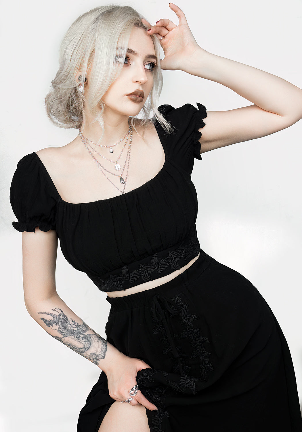 SS23YG402S_VINE_TEXTURED_CROP_TOP_004