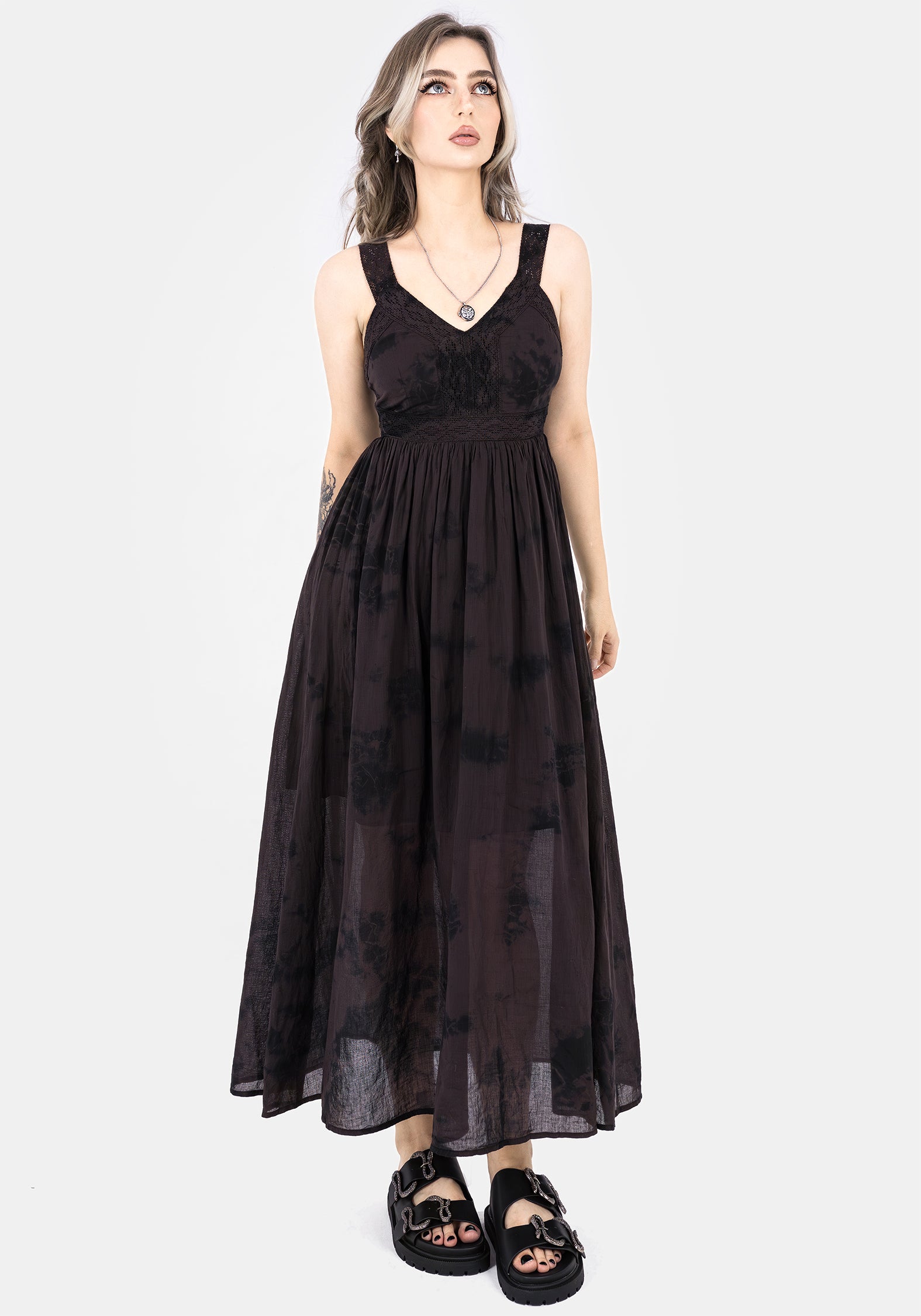 SS251544_BURNOUTTIEDYEMIDAXIDRESS_002_8d73886e-368e-4699-aee4-8f453256a16d