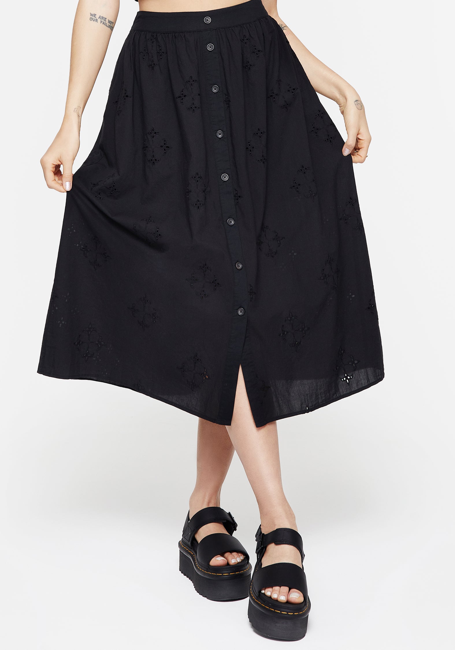 SS25BT1364_CRUX-BRODERIE-COTTON-BUTTON-UP-MIDI-SKIRT6735_-CROP